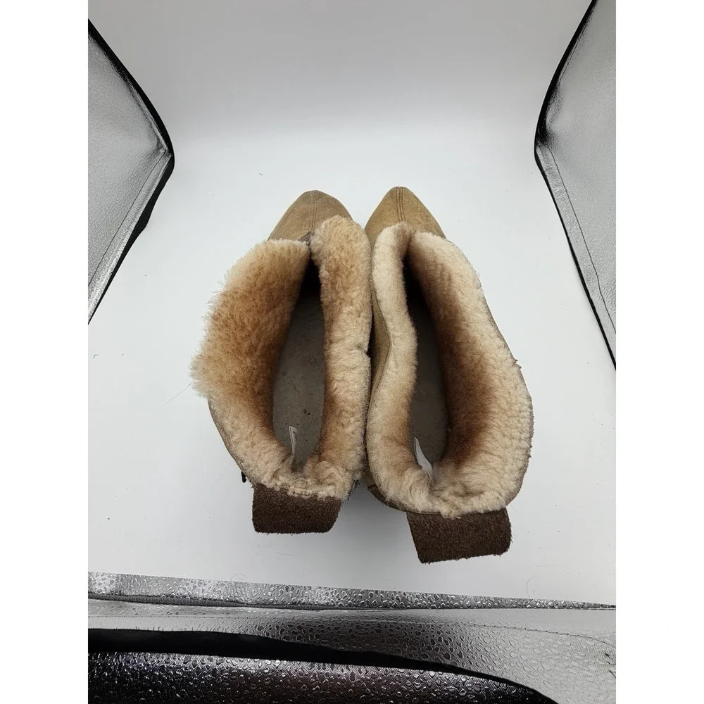 Cabela's Genuine Shearling Slippers Men's Size 10M Suede Leather Brown.    5255
